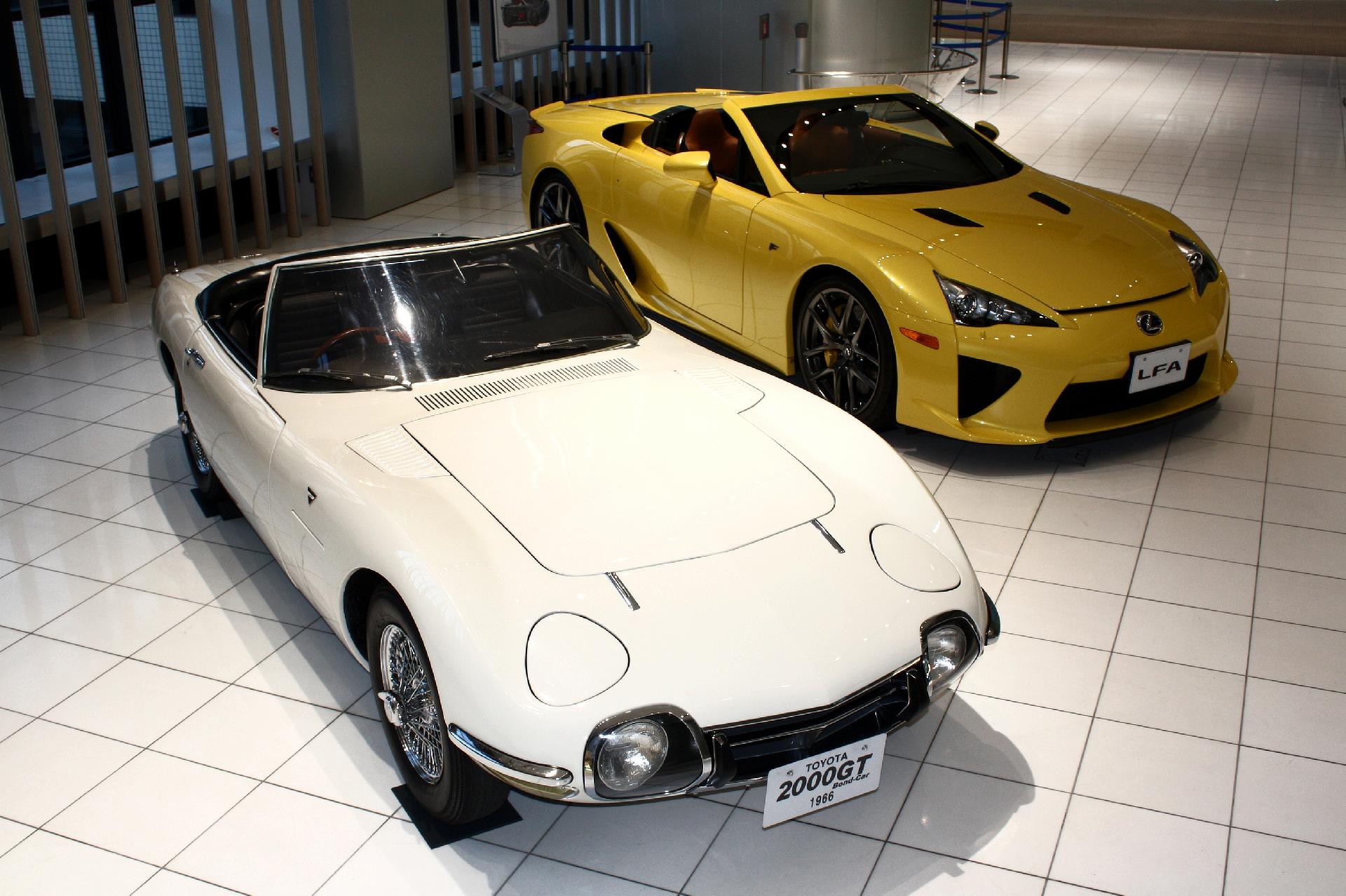 Toyota 2000GT & Lexus LFA Spider