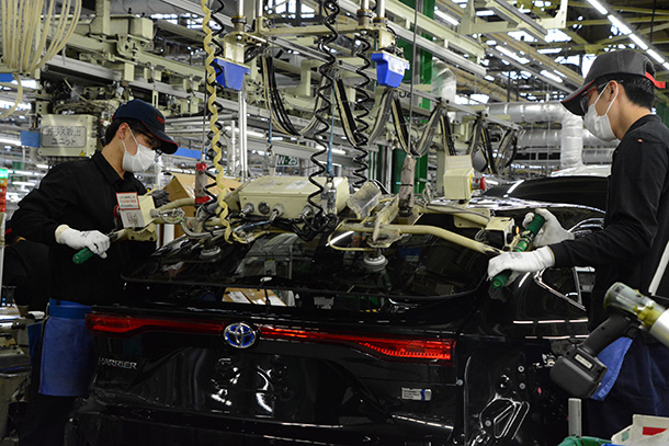 Production Lines in Japan (Images)