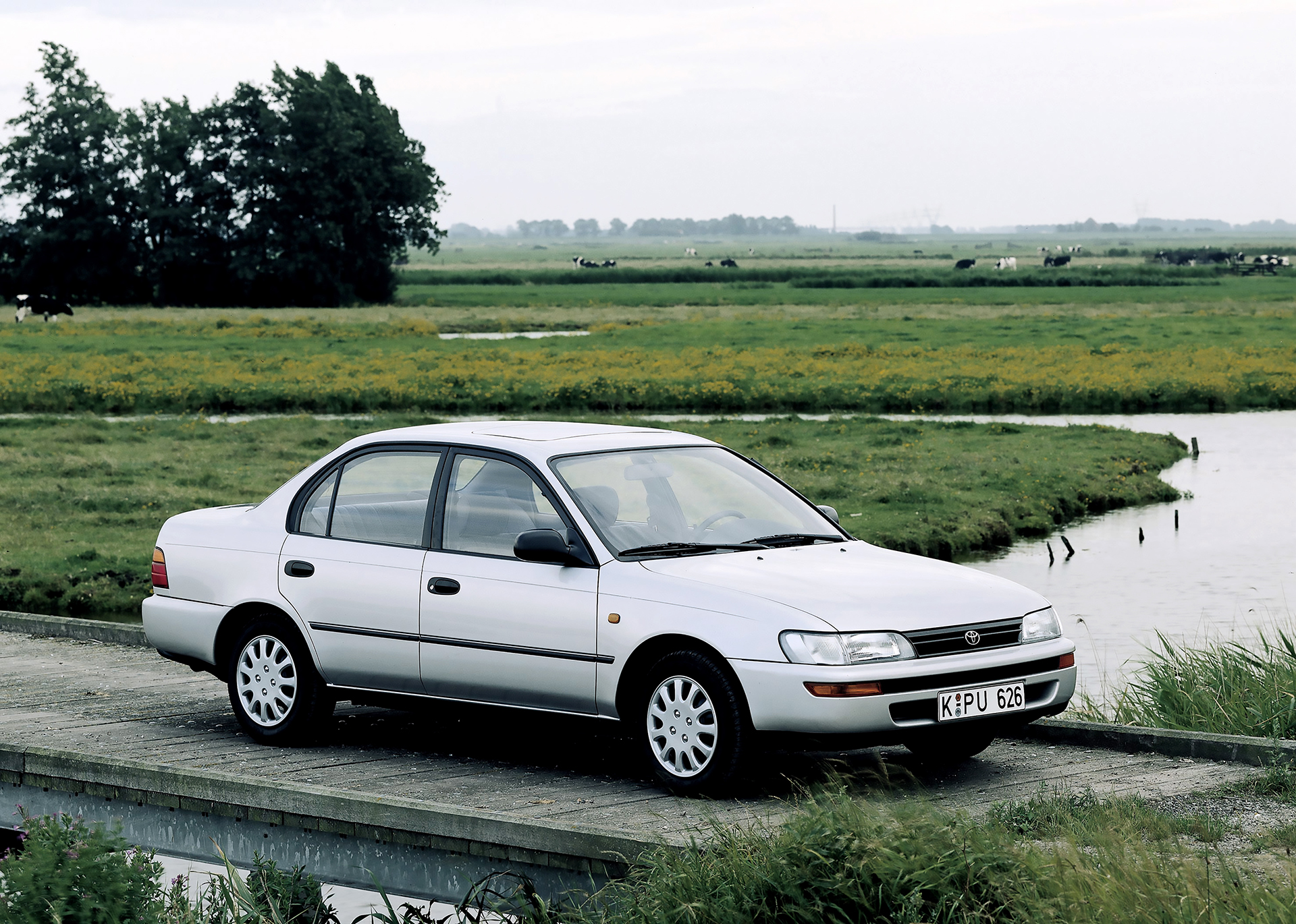 Europe - The 7th Generation Corolla (1991 - 1995)