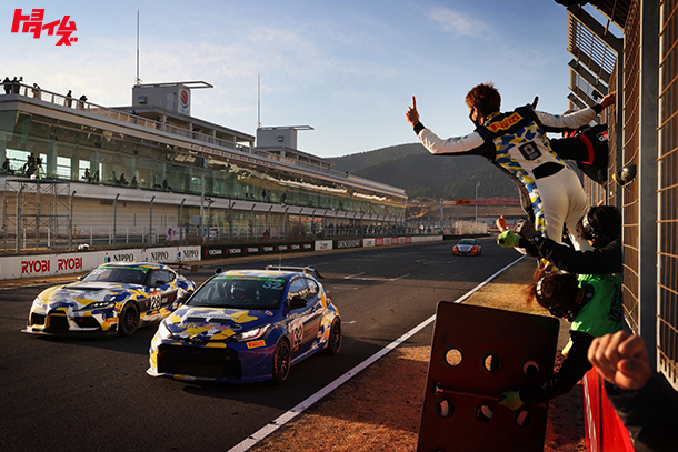 Through the Finder ファインダー越しに捉えた、ルーキーレーシングの歩み