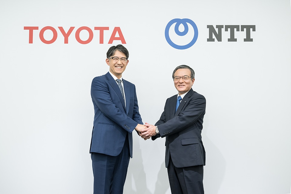 NTTとトヨタ自動車、交通事故ゼロ社会の実現に向けた「モビリティ×AI・通信」の共同取り組みに合意