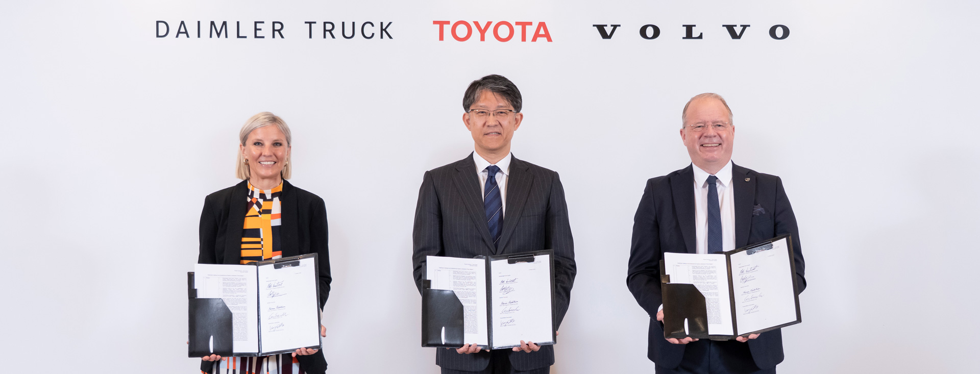 ダイムラートラック、ボルボ・グループ、セルセントリック、トヨタ 大型商用車向けを中心とした燃料電池で協業、基本合意書を締結