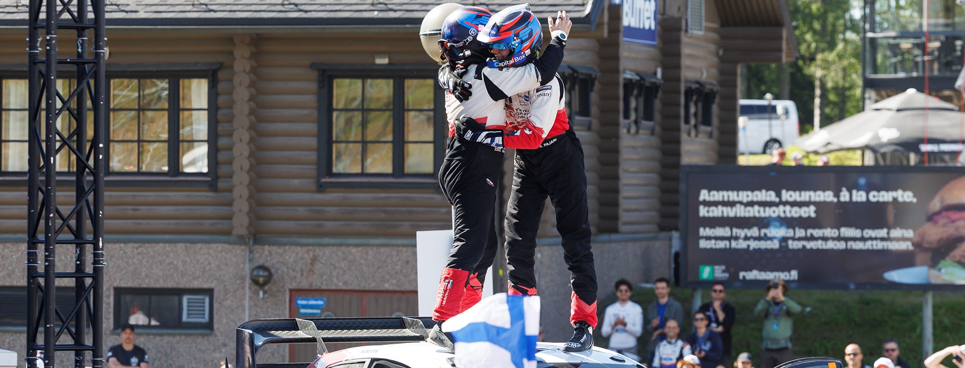 WRC 第10戦 ラリー・フィンランド パヤリがWRC初優勝を達成した前戦ラリー・エストニアに続き優勝 ソルベルグは2位、エバンスは3位に入りTGR-WRTが表彰台を独占