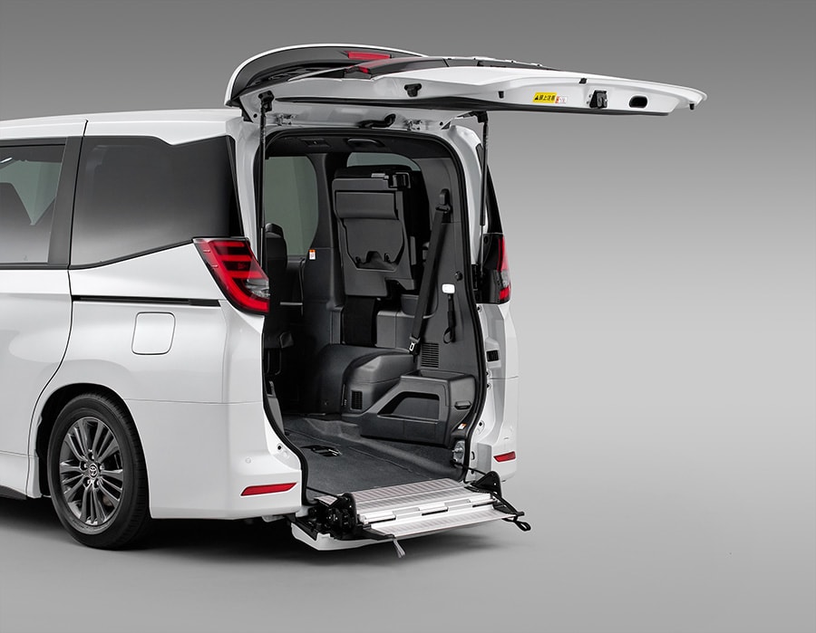 ノア〔車いす仕様車“タイプⅠ（車いす2名仕様）”ショートスロープ〕