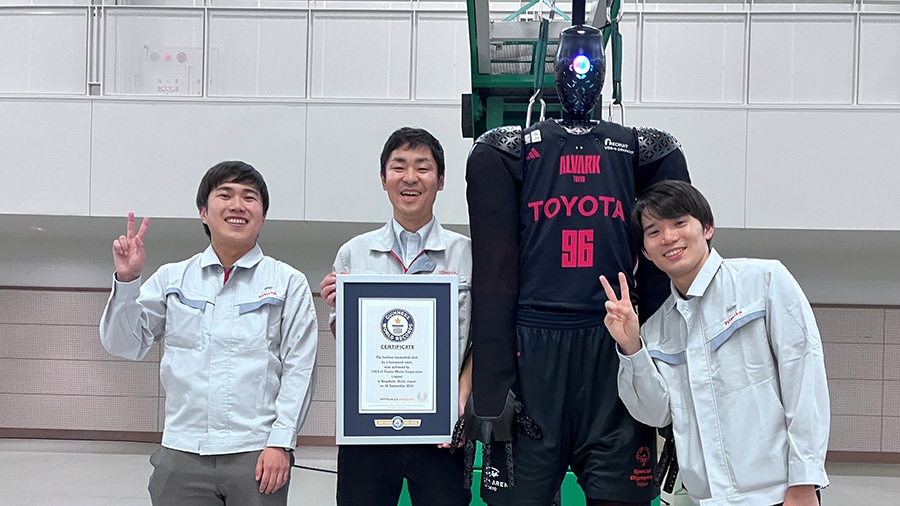 From right: Soda, Tsujimura, Suwa
