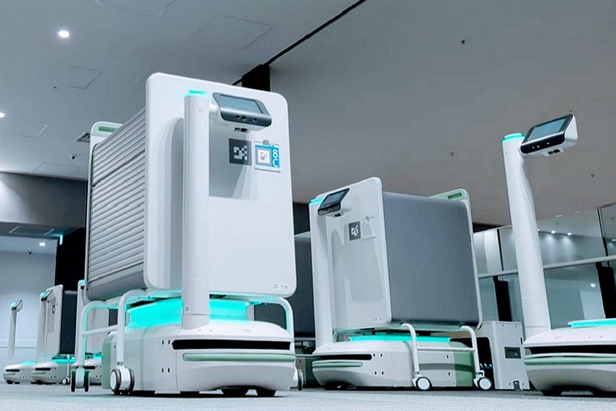 In-Hospital Transport Robot Potaro, introduced at Toyota Memorial Hospital.