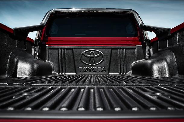 8th Hilux