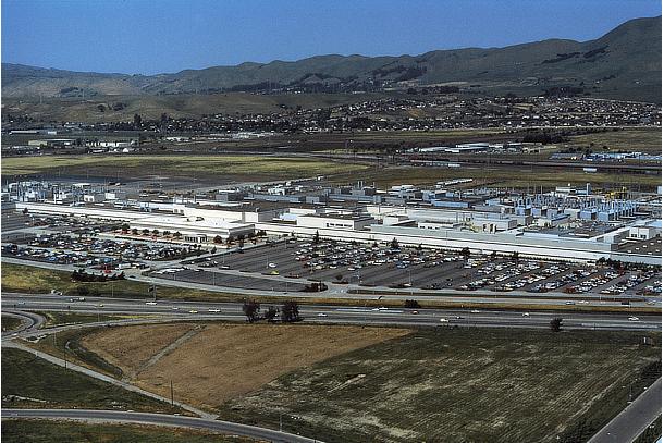 New United Motor Manufaturing, Inc. (NUMMI) (at time of completion) in the U.S. (1985)
