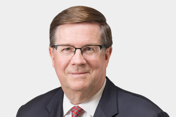 執行役員 James E. Lentz