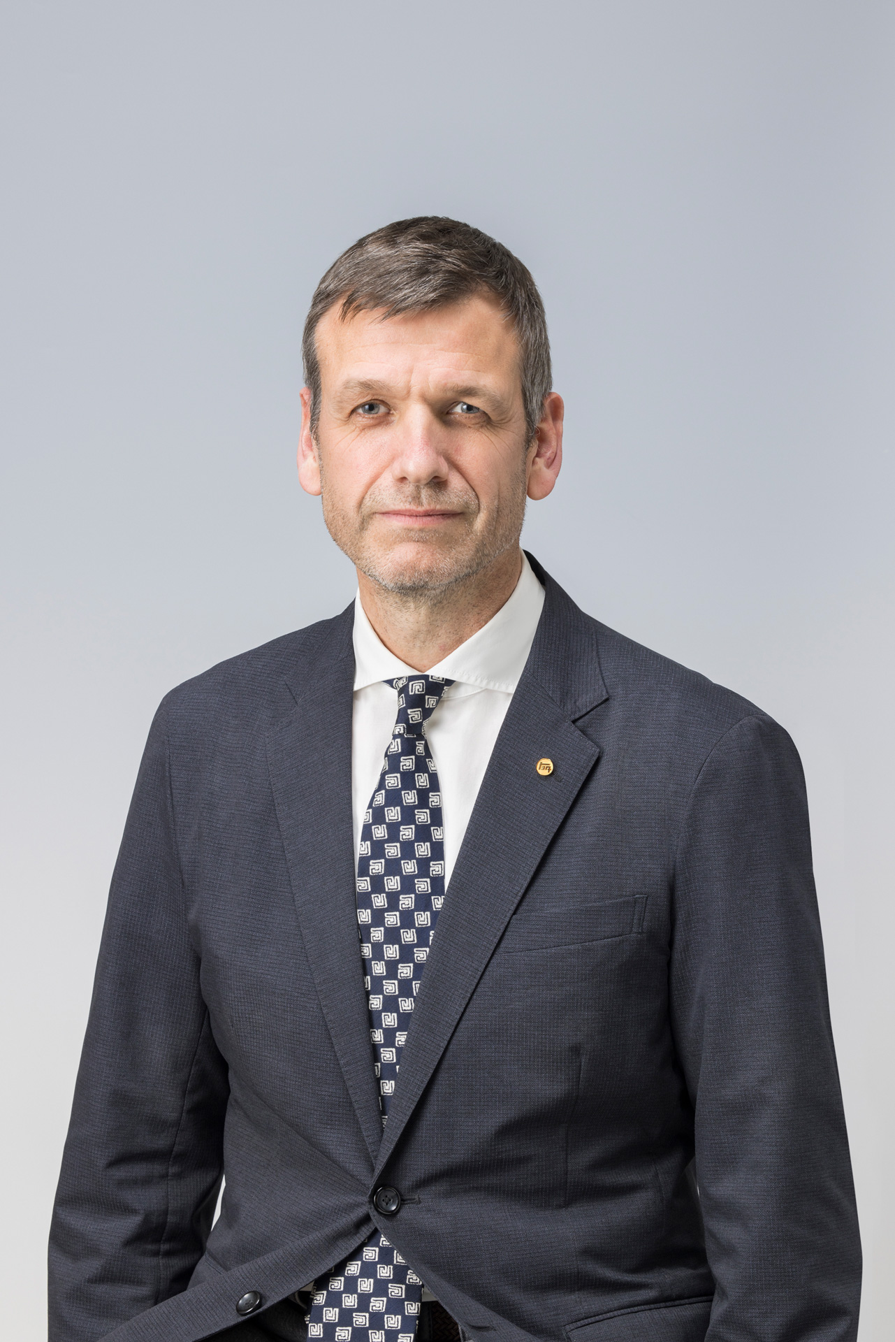 Simon Humphries, Member of the Board of Directors, Operating