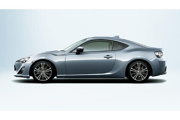 GT（アイスシルバーメタリック）