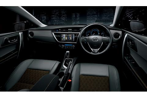 特別仕様車 150X“Blackish Lounge”（2WD）（内装色 ： ダークグレー）＜オプション装着車＞