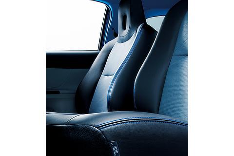 ブルーステッチ（シート［前席］）