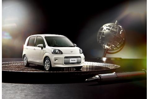 特別仕様車 F“a la mode” (2WD) (ホワイトパールクリスタルシャイン) 〈オプション装着車〉