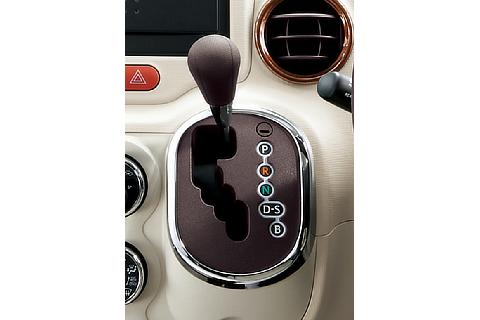 シフトレバーベゼル (めっき加飾)