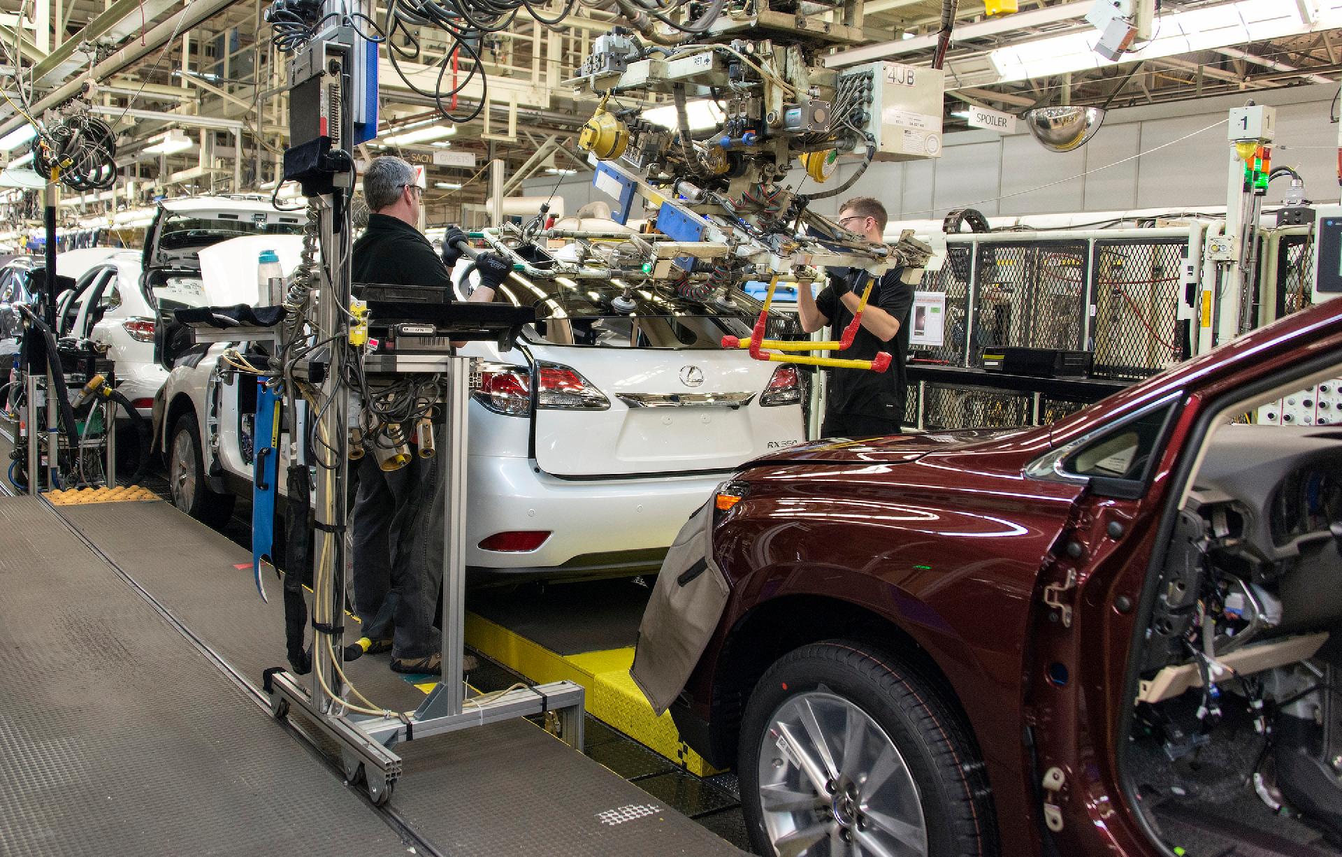 Lexus RX 350 on the line at TMMC Cambridge South Plant (Ontario, Canada)