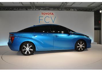 Toyota FCV Sedan (Exterior)
