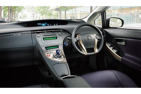 特別仕様車 S“マイコーデ”（内装色 ： ブラック、シートカラー ： バイオレット、インテリア加飾 ： シャンパンゴールド）