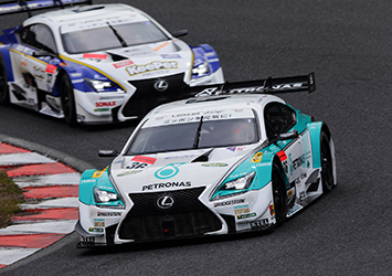 PETRONAS TOM'S RC F 36号車とKeePer TOM'S RC F 37号車