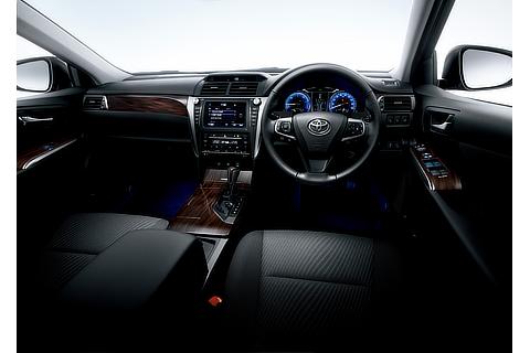 ハイブリッド “Gパッケージ” (内装色：ブラック) 〈オプション装着車〉