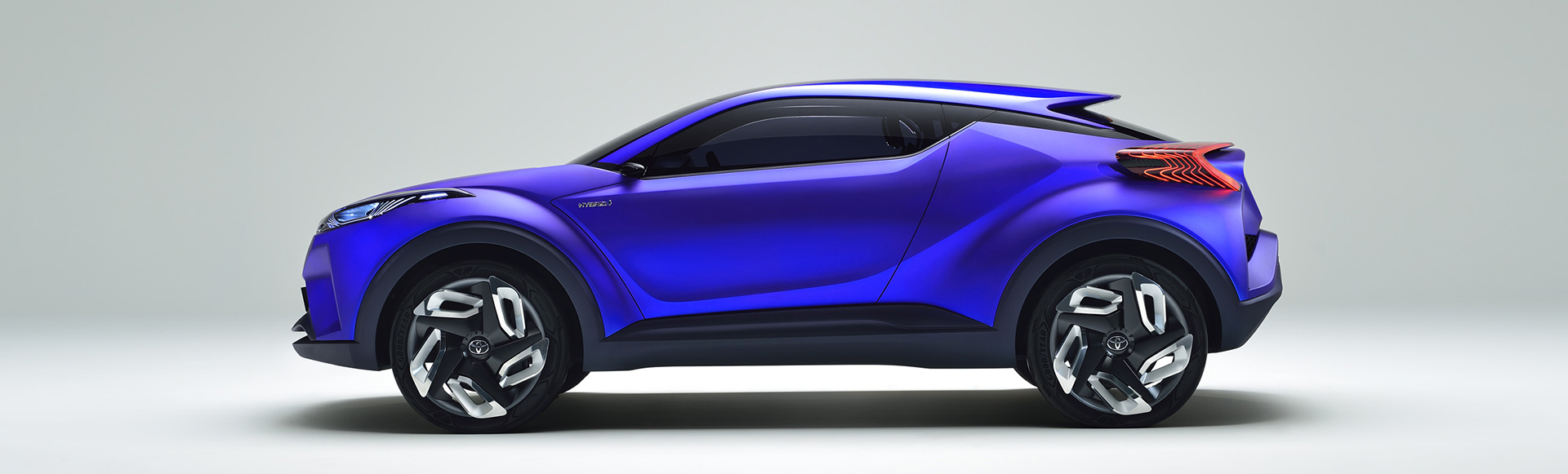 TOYOTA、パリモーターショーにコンパクトクロスオーバー「TOYOTA C-HR Concept」を出展