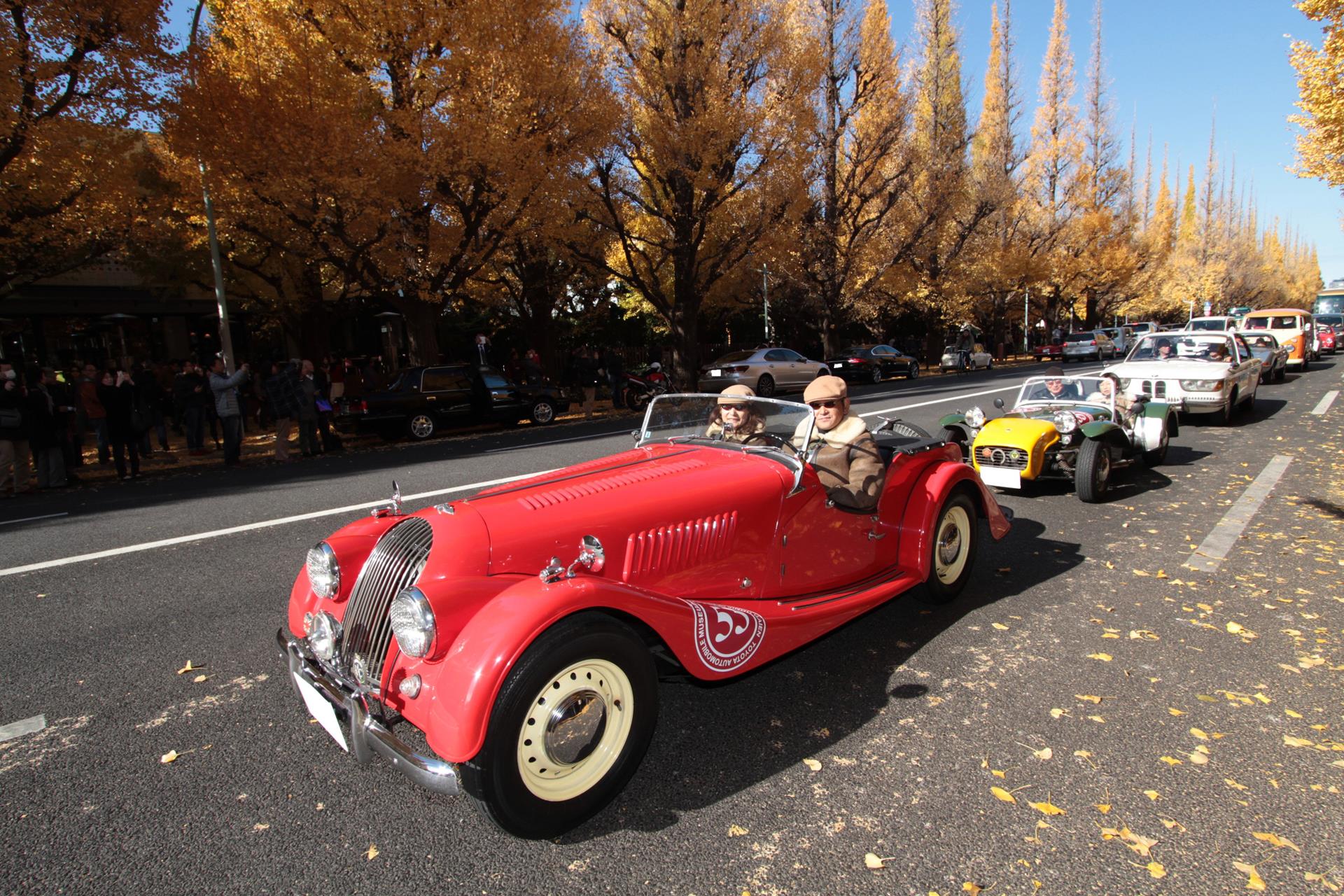 Tokyo crosstown parade in 2013 Classic Car Festival