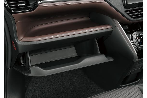 Glove box