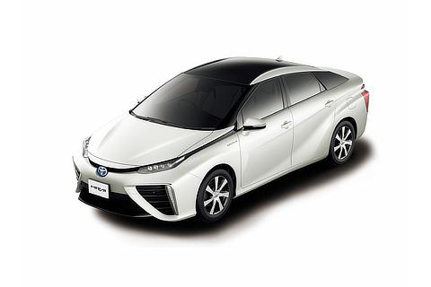 Toyota Mirai fuel cell sedan (White Pearl Crystal Shine two-tone)