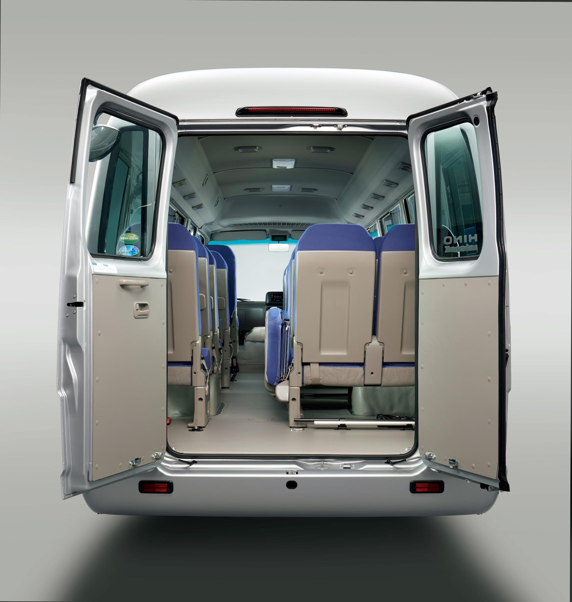 GX リヤ観音扉＆ラゲージスペース