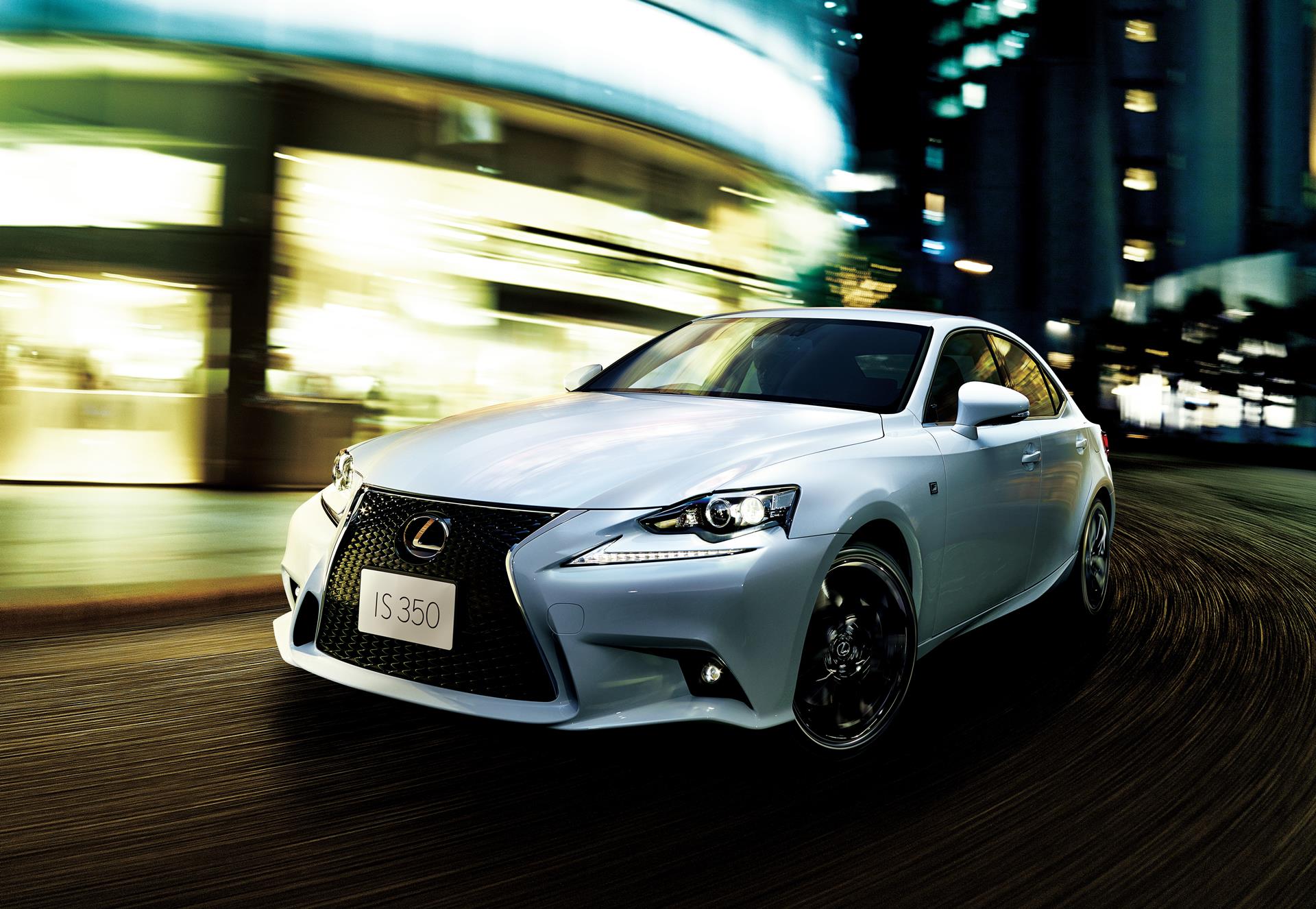 IS350 特別仕様車 “F SPORT X Line” (ホワイトノーヴァガラスフレーク) 〈オプション装着車〉