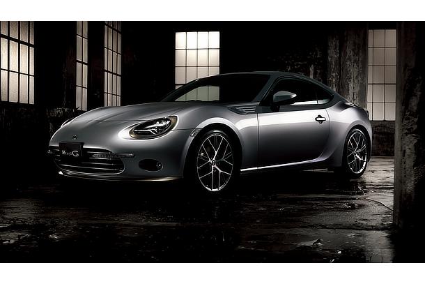 86“style Cb”（アイスシルバーメタリック×マットブラック）＜オプション装着車＞