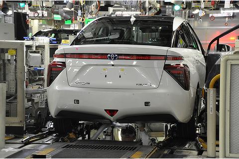 Mirai production line: quality control and inspection (hydrogen leak testing)
