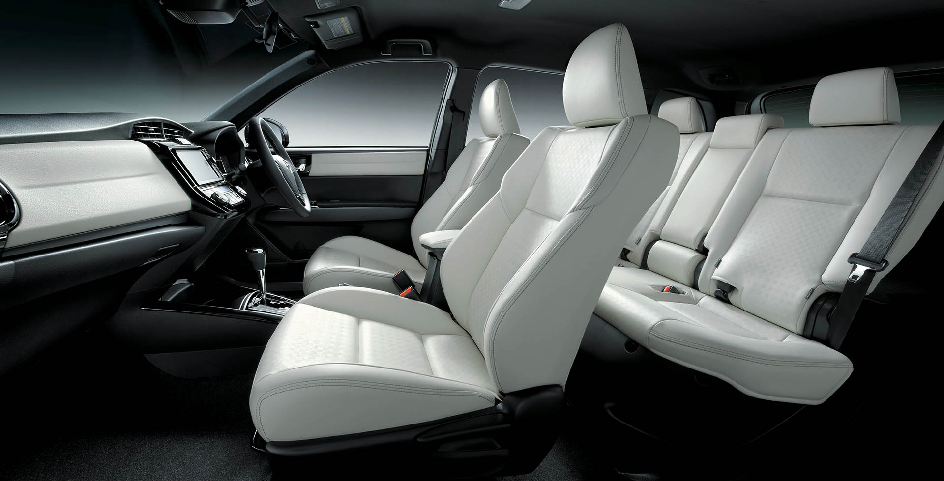 Corolla Fielder Hybrid G WxB(Black interior with White seats; options shown)