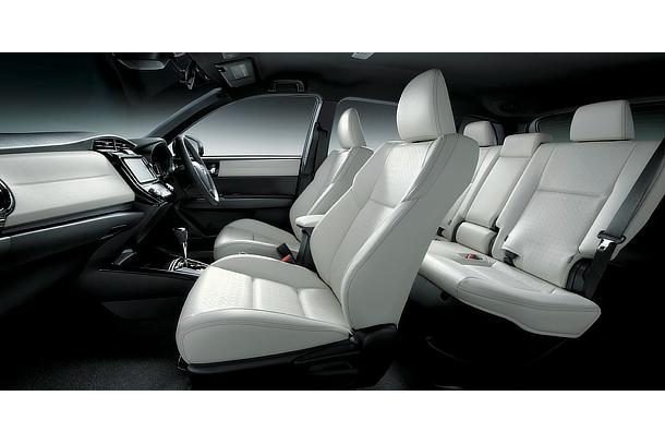 Corolla Fielder Hybrid G WxB(Black interior with White seats; options shown)