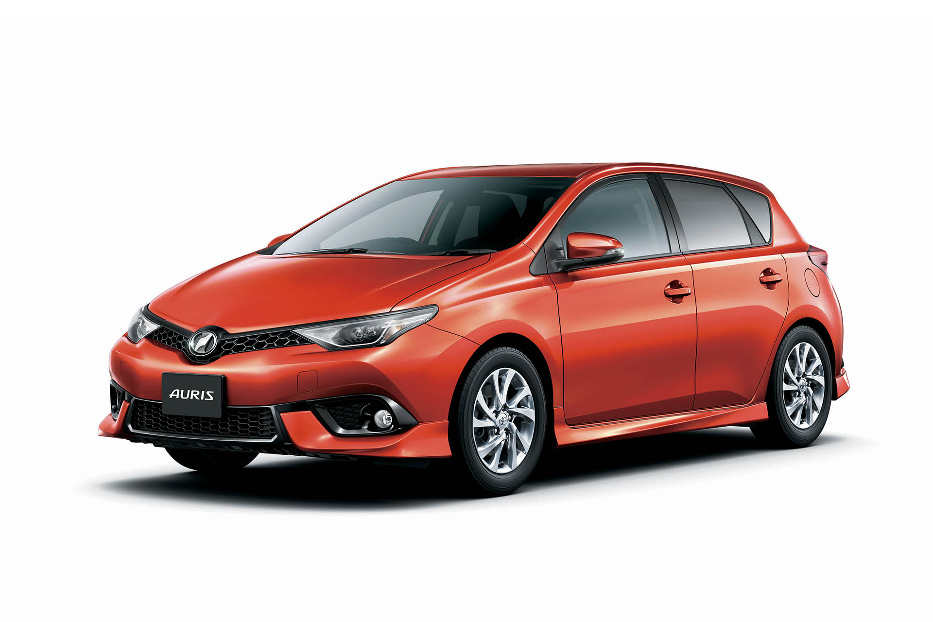 Turbocharged Toyota Auris Goes on Sale in Japan, Toyota