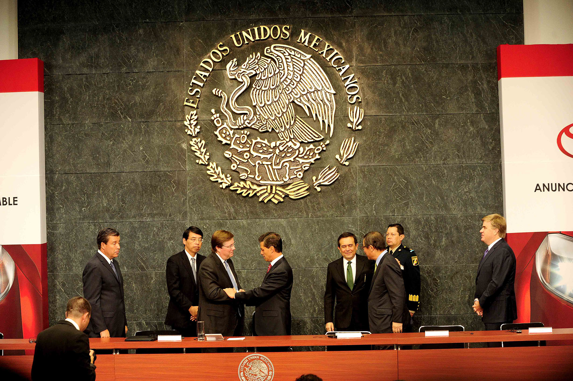 メキシコ大統領官邸で開催された新工場の発表式典