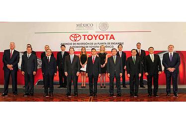 Toyota and Mexican officials attend ceremony
