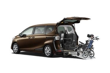 Welcab X V Package (2WD) Wheelchair-adapted model Type I, without second row passenger-side seating