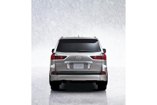 LX 570