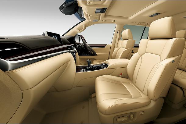 LX 570 (Interior color: Ivory)