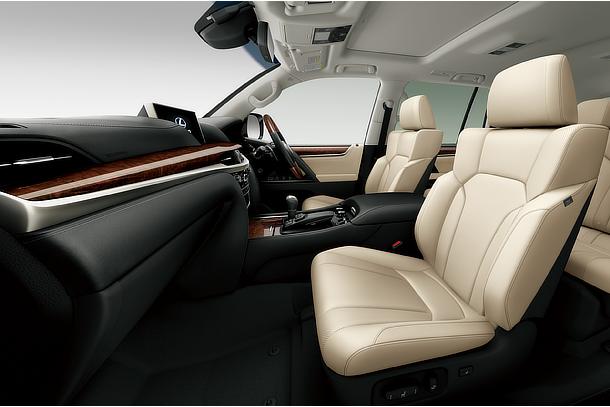 LX 570 (Interior color: Mellow White)