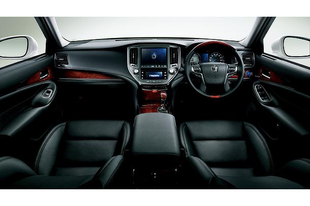 Majesta F version (interior color: Black)