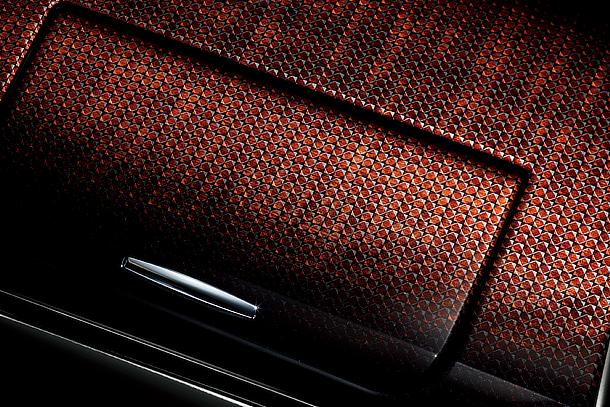 Royal Saloon G: panel with wood-grain finish