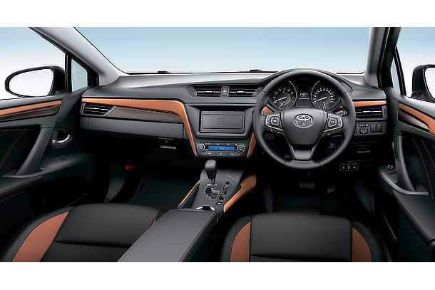 Li（内装色 ： テラコッタ）〈オプション装着車〉