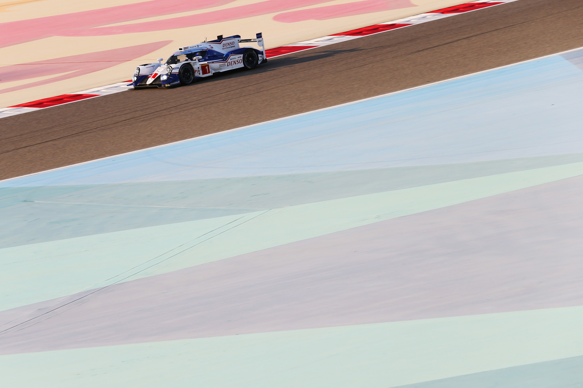 2015 WEC Round 8 Bahrain