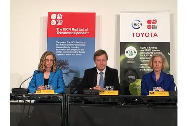 Inger Andersen, IUCN Director General; Didier Leroy, Executive Vice President of Toyota Motor Corporation; Jane Smart, Global Director of IUCN's Biodiversity Conservation Group