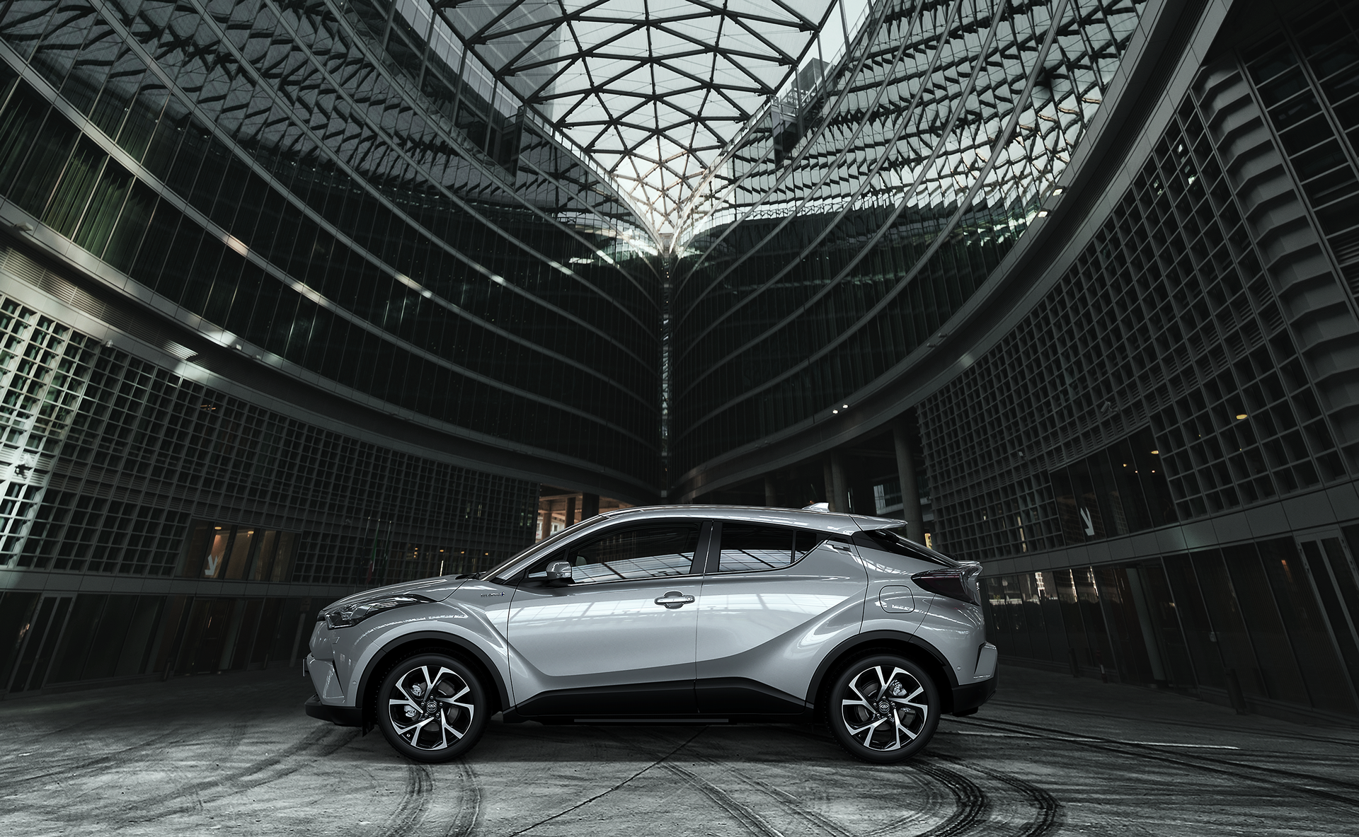 TOYOTA C-HR（欧州仕様）