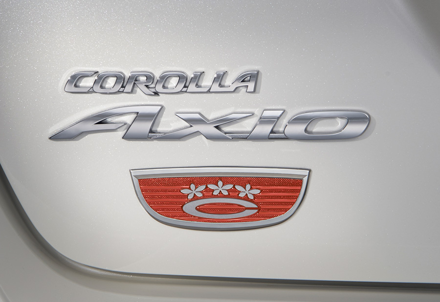 専用リヤエンブレム