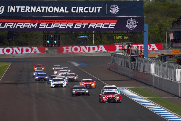 2015年タイ戦の決勝レーススタートシーン