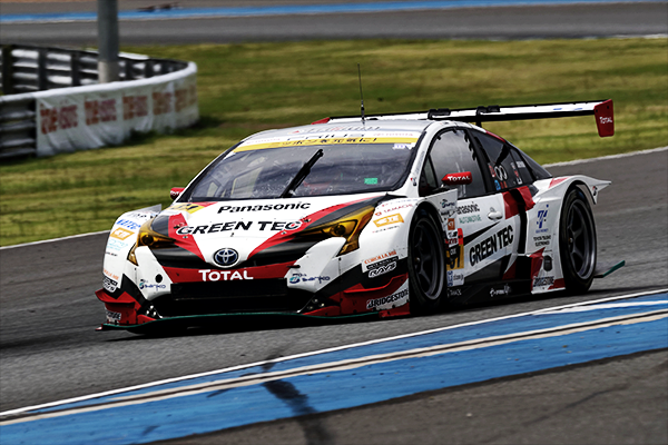 嵯峨宏紀/中山雄一組トヨタ プリウスが8番手から決勝へ